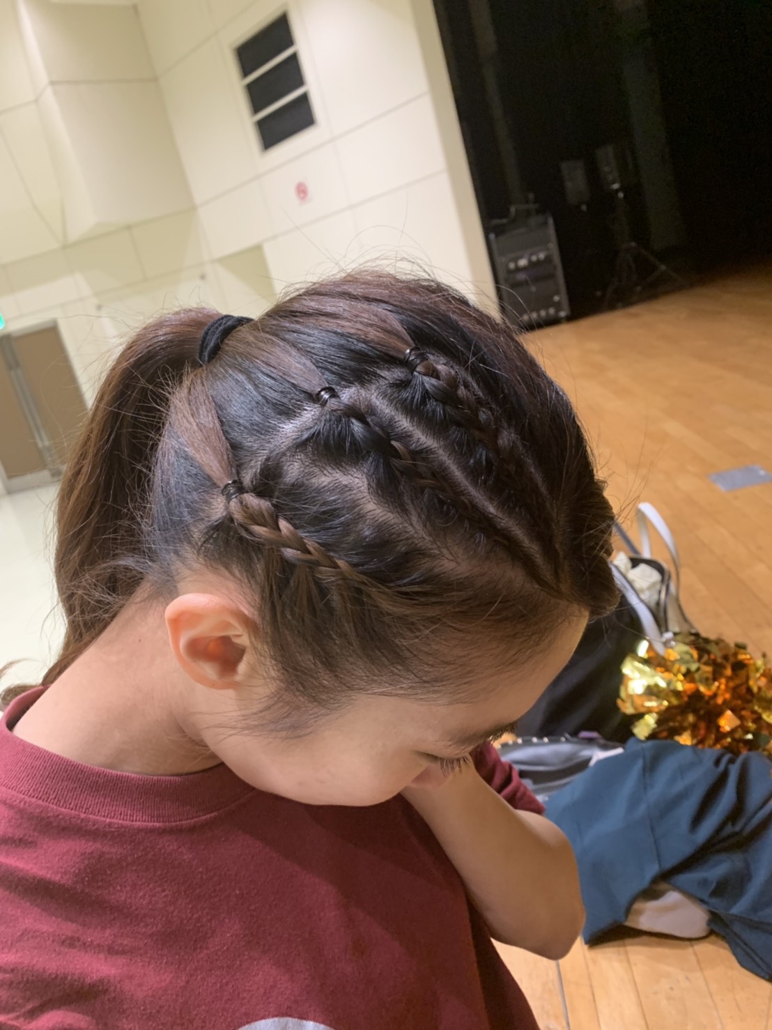 キッズダンスのヘアメイク 毛糸を使ったヘアアレンジ Gravis 神奈川 東京で人気のチア キッズチアダンススクール